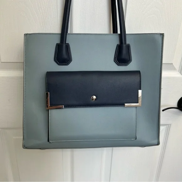Chic Blue Two-Tone Tote Bag - Picture 3 of 16